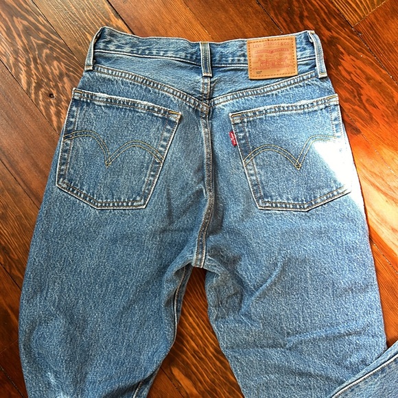 Levi jeans 👖 - Picture 5 of 9